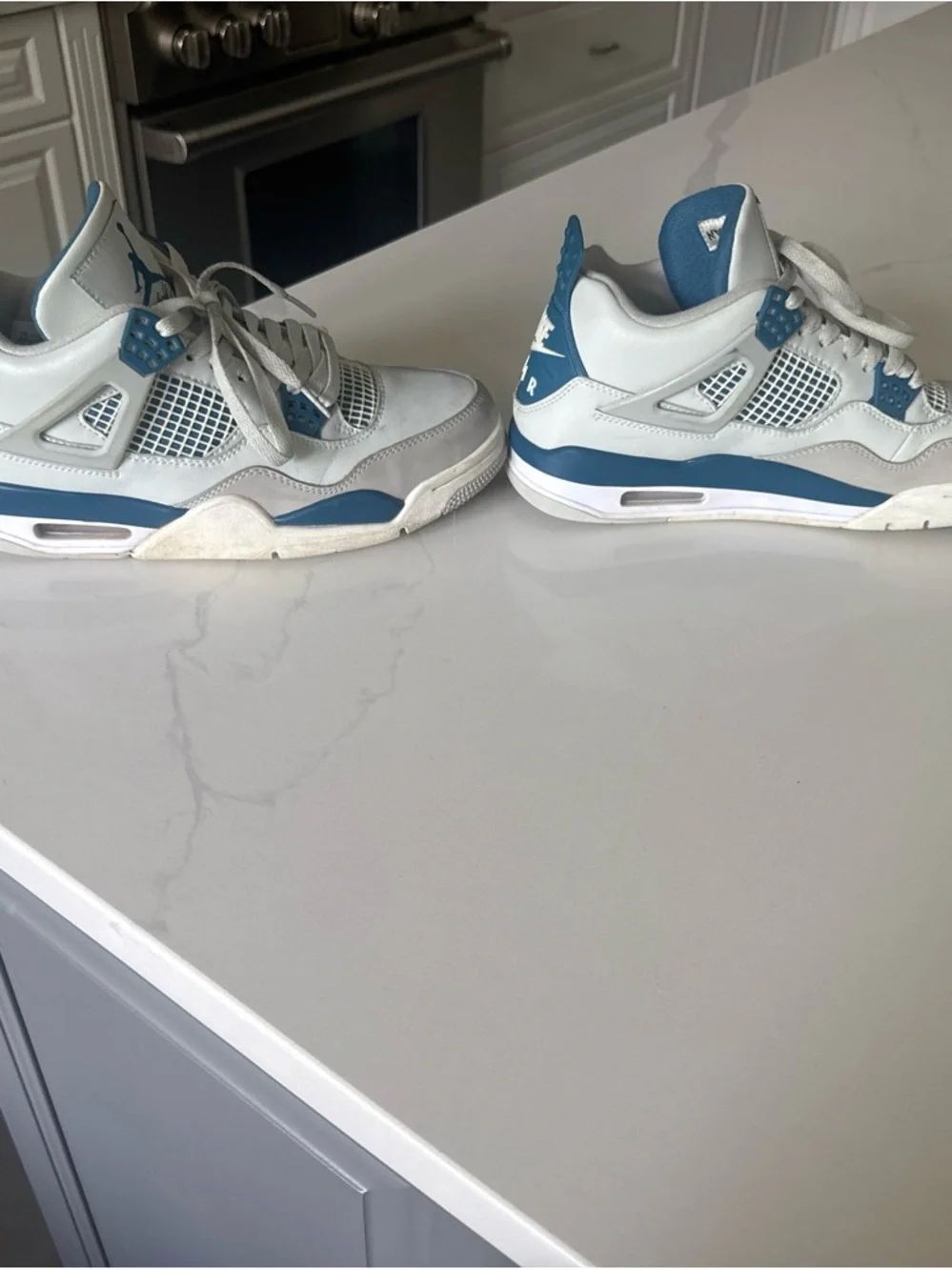 Jordan Men's Sneakers White/Gray/Blue Retro Style